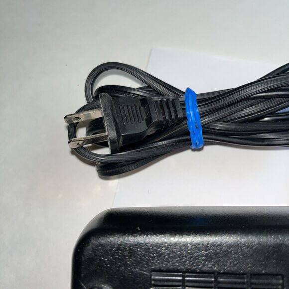 Milwaukee M12 Lithium-ion Battery Charger 48-59-2401 12V 3.0A OEM Genuine Used - Picture 4 of 6